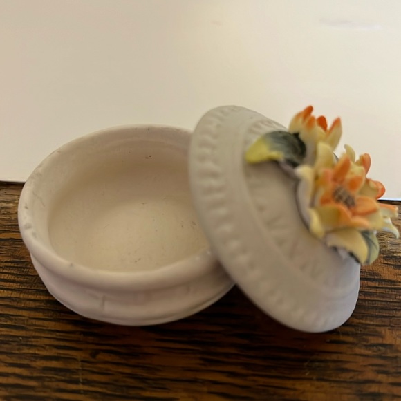 Jewelry/trinket box, 1.75”x1”, yellow and orange flowers on lid - Picture 2 of 4